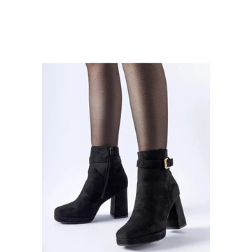 Magassarkú bokacsízma model 204724 Solea