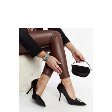 Tűsarkú körömcipő model 207516 Solea