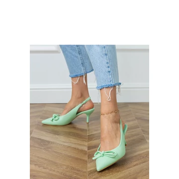 Magassarkú körömcipő model 214639 PRIMO