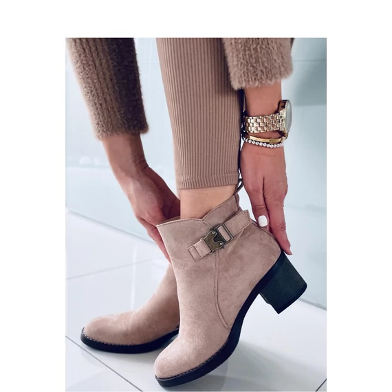 Magassarkú bokacsízma model 170305 Inello