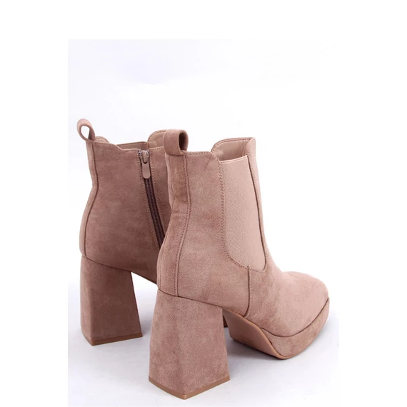 Magassarkú bokacsízma model 171647 Inello
