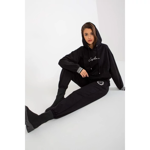 Együttes model 172718 Relevance