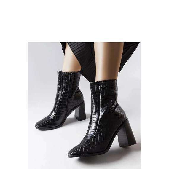 Magassarkú bokacsízma model 204839 Solea