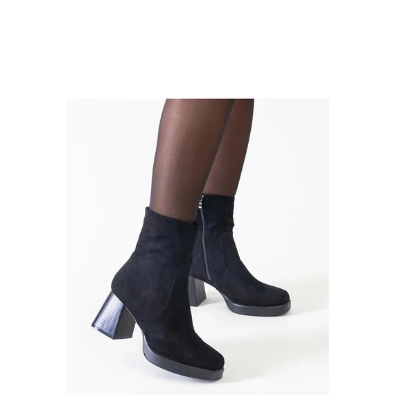 Magassarkú bokacsízma model 205035 Solea