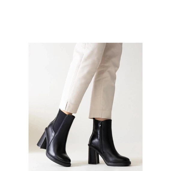 Magassarkú bokacsízma model 205806 Solea