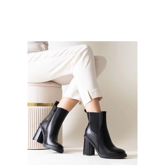 Magassarkú bokacsízma model 205806 Solea