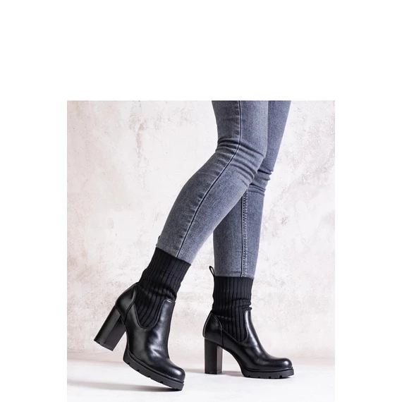 Magassarkú bokacsízma model 205811 Solea