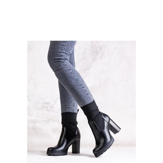 Magassarkú bokacsízma model 205811 Solea