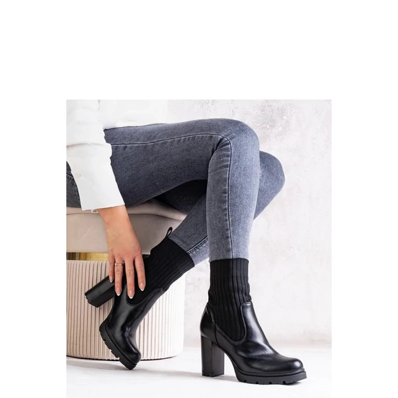 Magassarkú bokacsízma model 205811 Solea