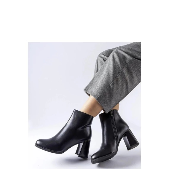 Magassarkú bokacsízma model 205849 Solea
