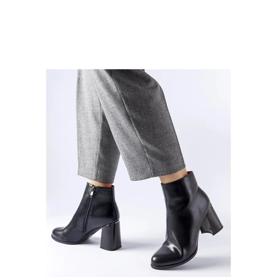 Magassarkú bokacsízma model 205849 Solea