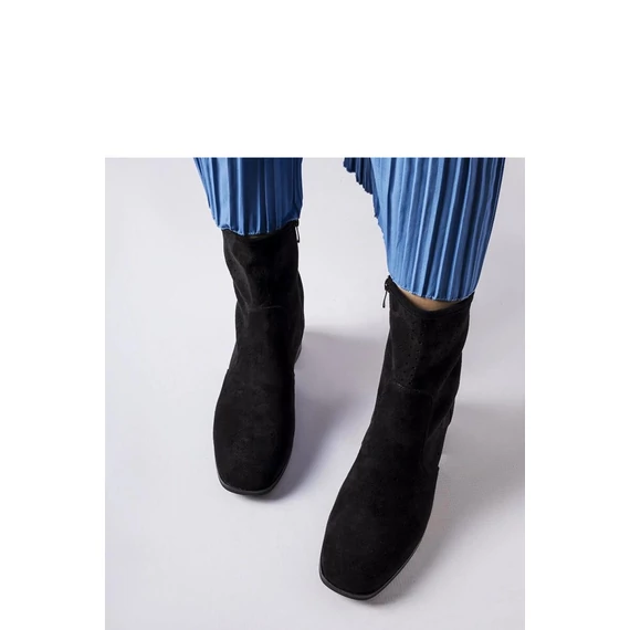 Magassarkú bokacsízma model 205871 Solea