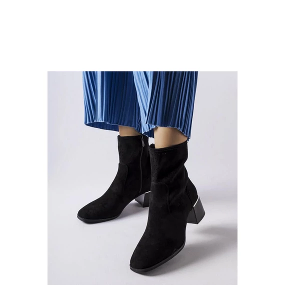 Magassarkú bokacsízma model 205871 Solea