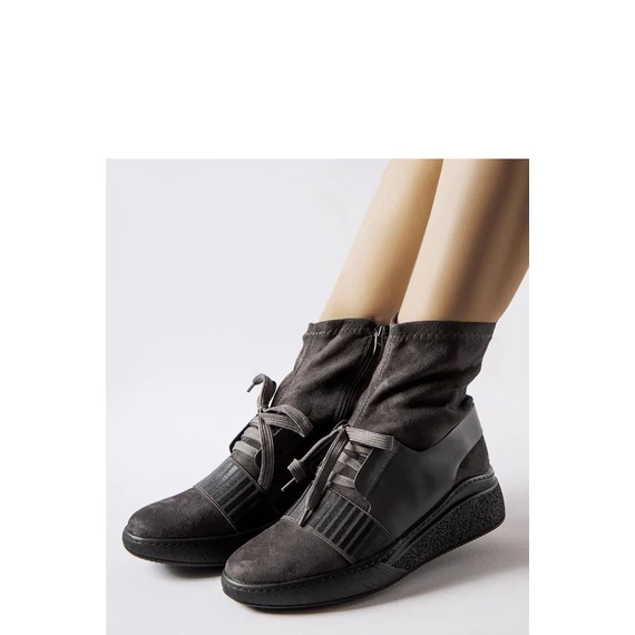 Telitalpú bokacsizma model 206515 Solea