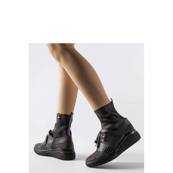 Telitalpú bokacsizma model 206515 Solea