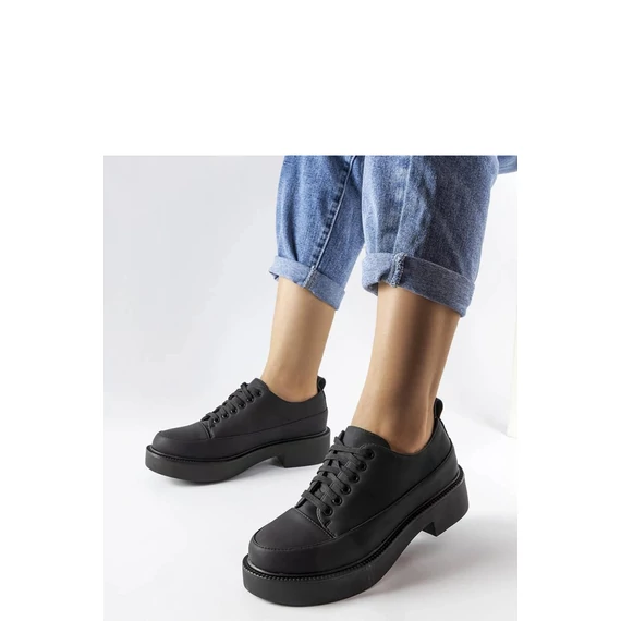 Félcipő model 207042 Solea