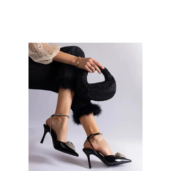 Tűsarkú körömcipő model 207198 Solea