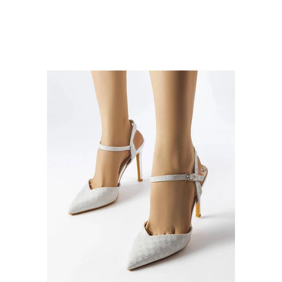 Tűsarkú körömcipő model 207846 Solea