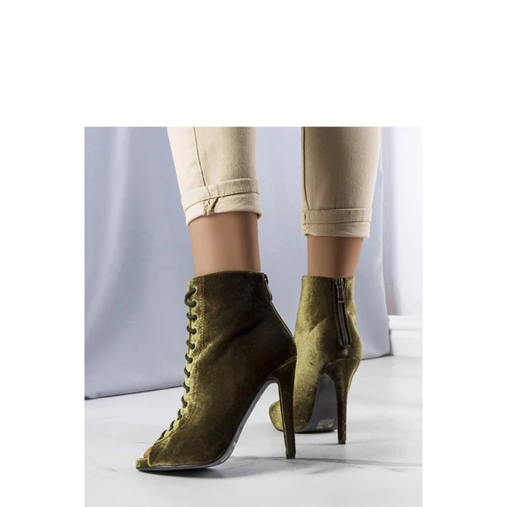 Magassarkú bokacsízma model 208024 Solea
