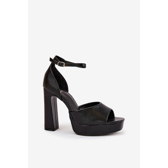 Magassarkú szandál model 209893 Step in style