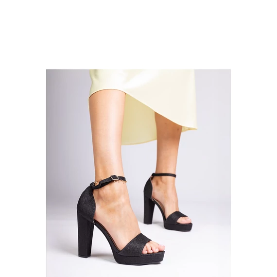 Magassarkú szandál model 212069 PRIMO