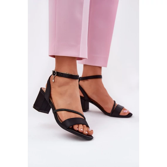 Magassarkú szandál model 213009 Step in style