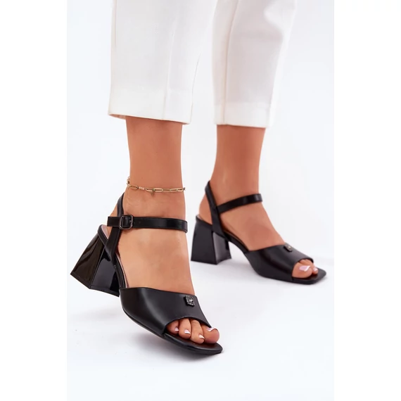 Magassarkú szandál model 213186 Step in style