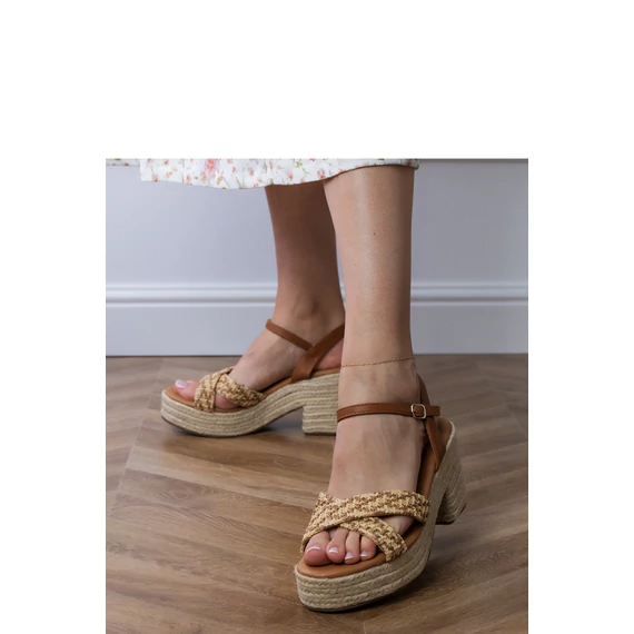 Magassarkú szandál model 213411 PRIMO