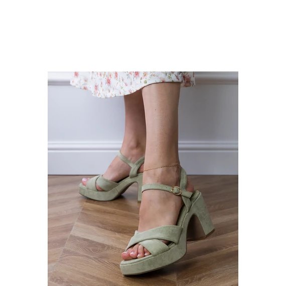 Magassarkú szandál model 213414 PRIMO