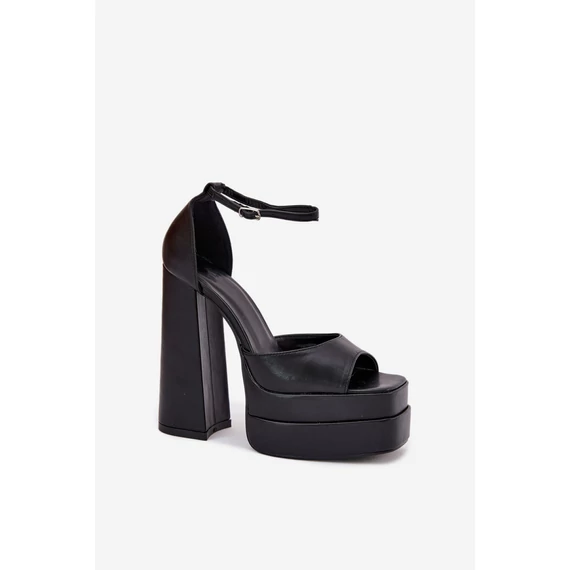 Magassarkú szandál model 213912 Step in style