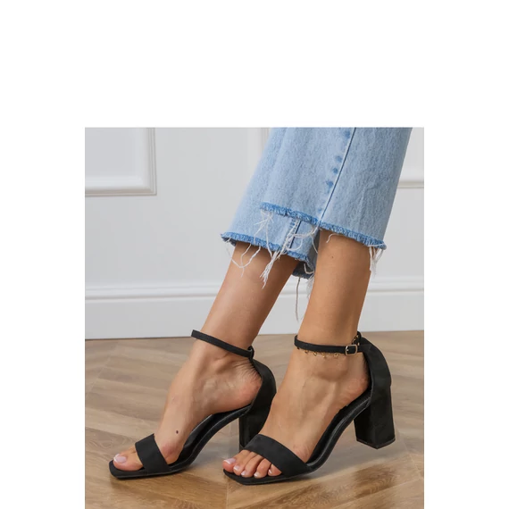 Magassarkú szandál model 214592 PRIMO