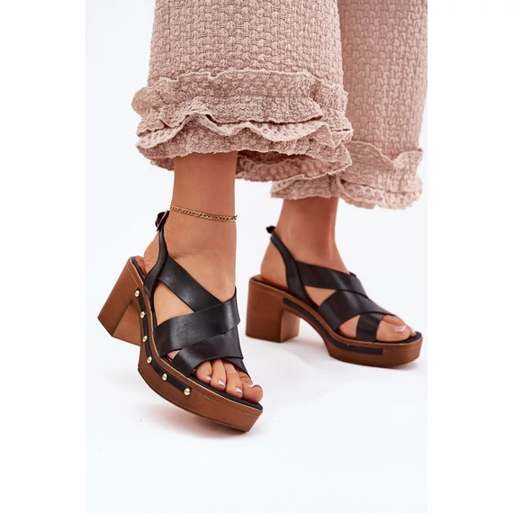 Magassarkú szandál model 214744 Step in style