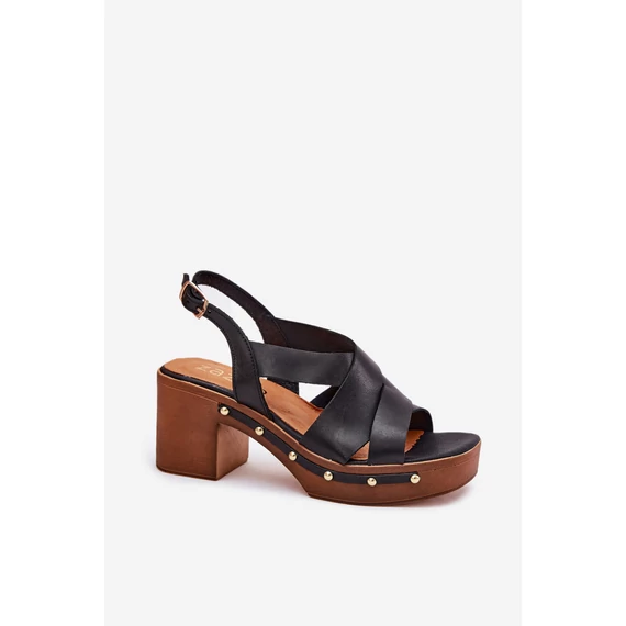 Magassarkú szandál model 214744 Step in style