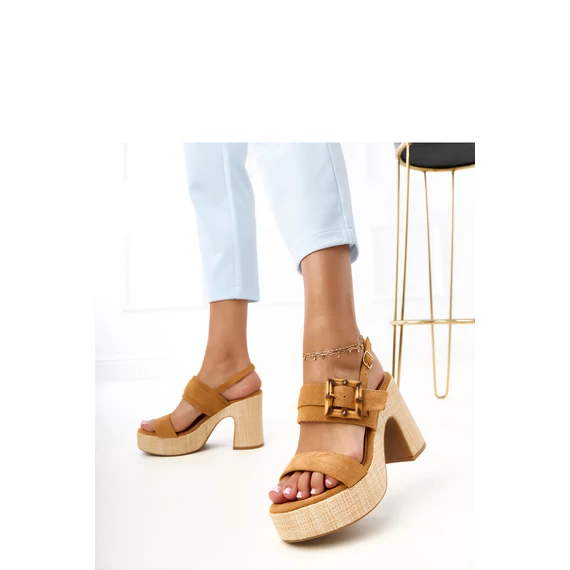 Magassarkú szandál model 215593 PRIMO