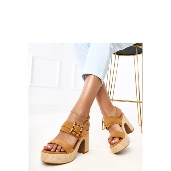Magassarkú szandál model 215593 PRIMO