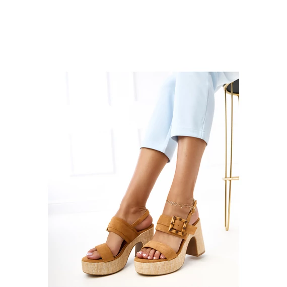 Magassarkú szandál model 215593 PRIMO