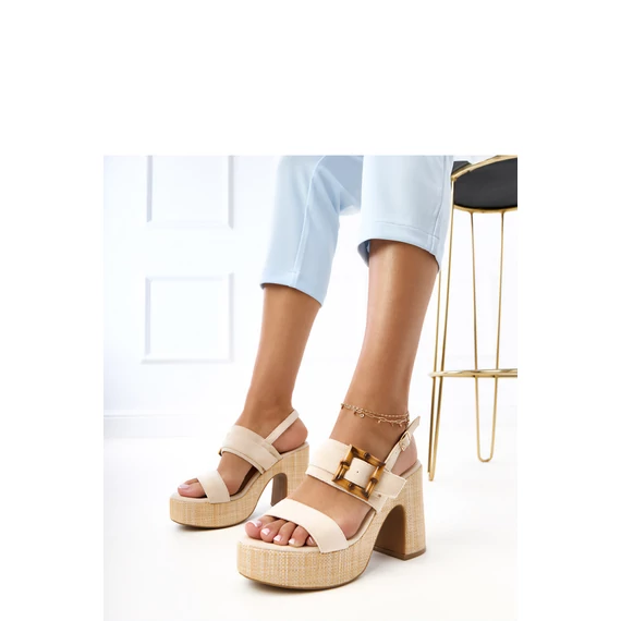 Magassarkú szandál model 215594 PRIMO