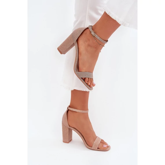 Magassarkú szandál model 215640 Step in style