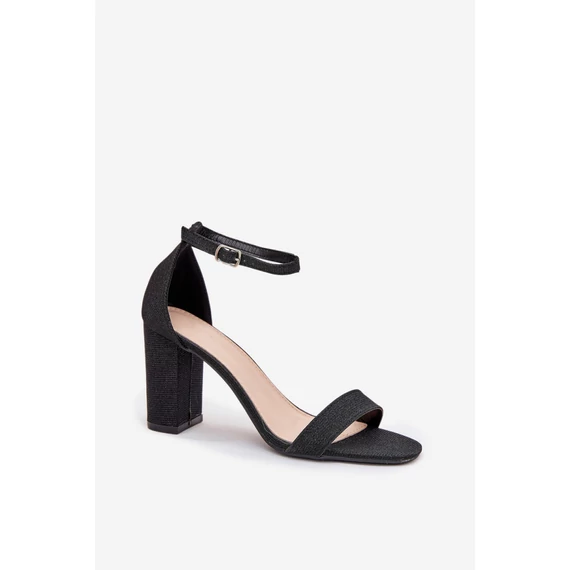 Magassarkú szandál model 215642 Step in style