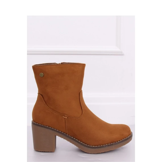 Magassarkú bokacsízma model 135427 Inello