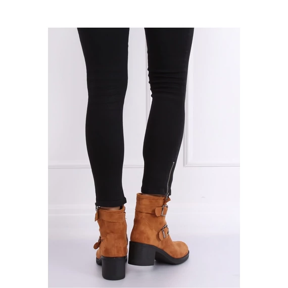 Magassarkú bokacsízma model 136848 Inello