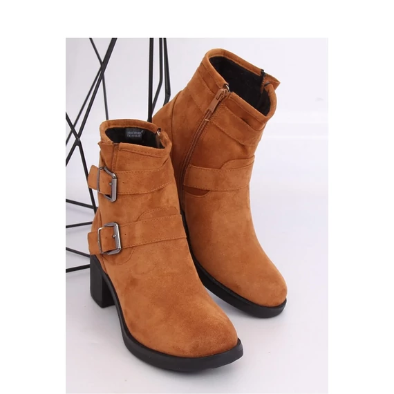 Magassarkú bokacsízma model 136848 Inello