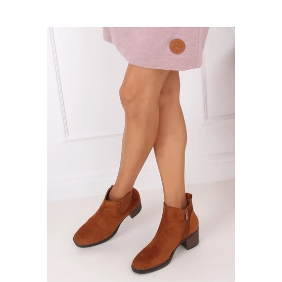 Magassarkú bokacsízma model 146817 Inello