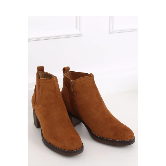 Magassarkú bokacsízma model 146817 Inello