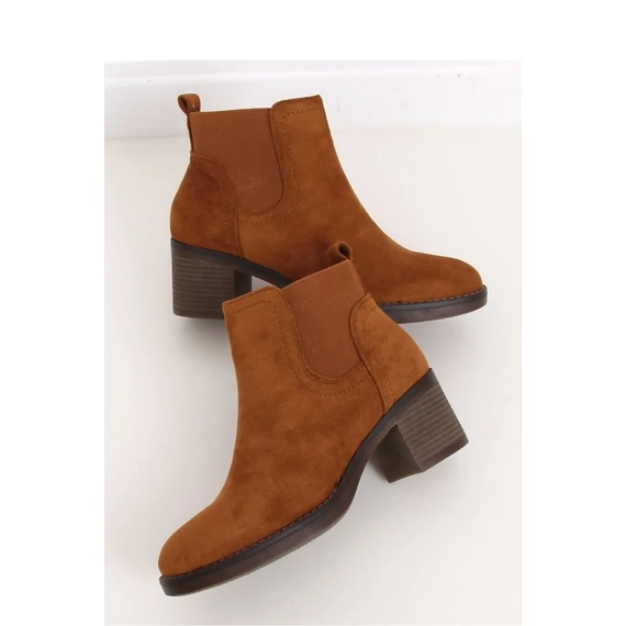 Magassarkú bokacsízma model 146817 Inello