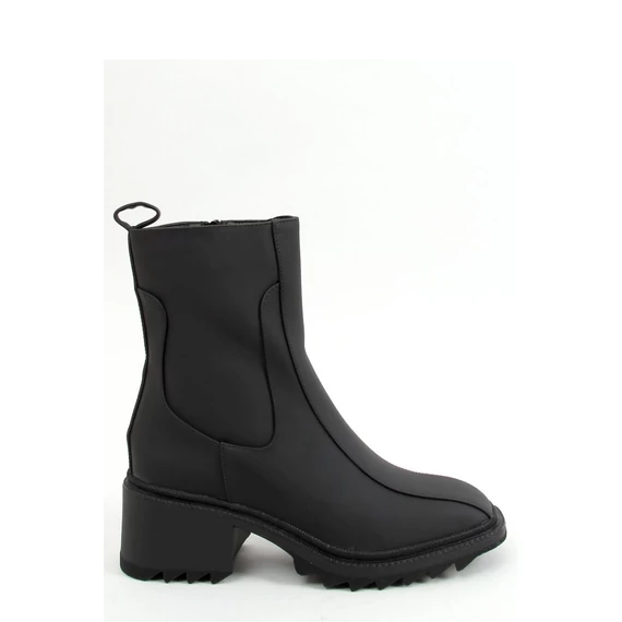 Magassarkú bokacsízma model 157794 Inello